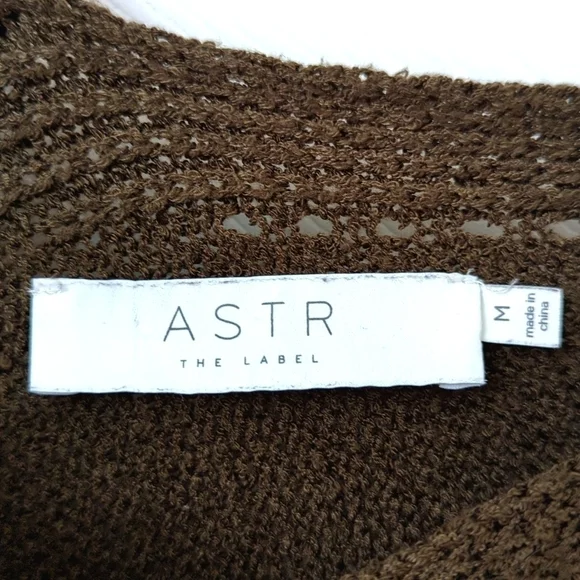 ASTR The Label Classic Knit Oversized Lace Up V-neck Peasant Sweater Dark Olive - Picture 5 of 12